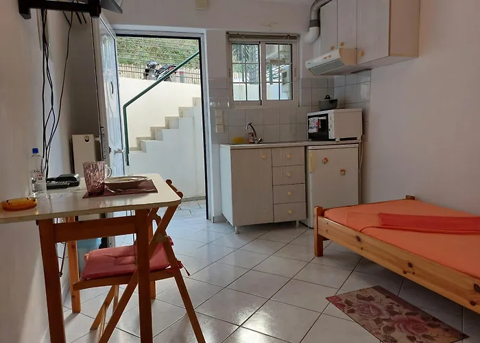 ανεξάρτητη γκαρσονιέρα κοντά στο κέντρο της πάτρας * Patras